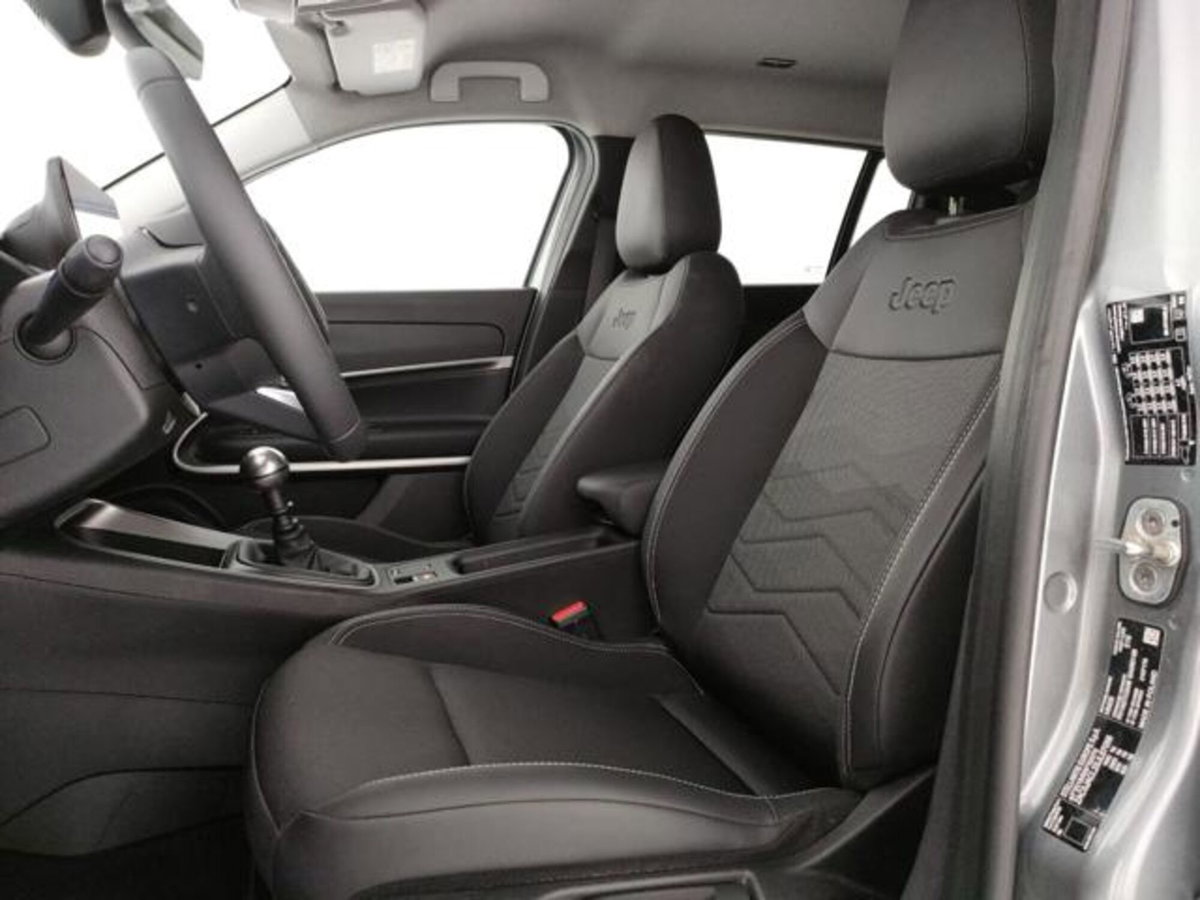 Jeep Avenger 1.2 turbo Summit fwd 100cv (5)
