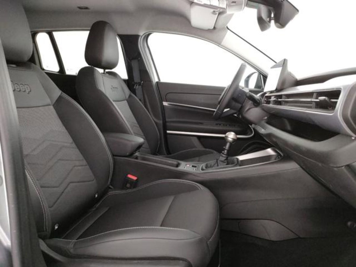 Jeep Avenger 1.2 turbo Summit fwd 100cv (6)