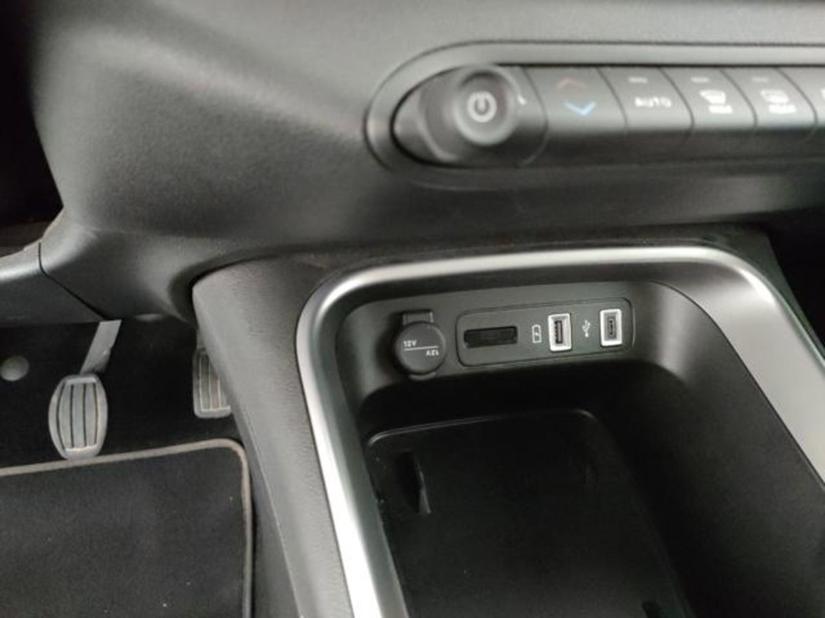 Jeep Avenger 1.2 turbo Summit fwd 100cv (9)