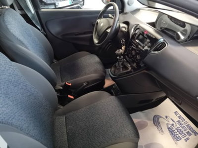 Lancia Ypsilon 1.0 FireFly 5 porte S&S Hybrid Maryne (13)