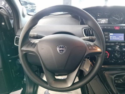 Lancia Ypsilon 1.0 FireFly 5 porte S&S Hybrid Maryne (17)