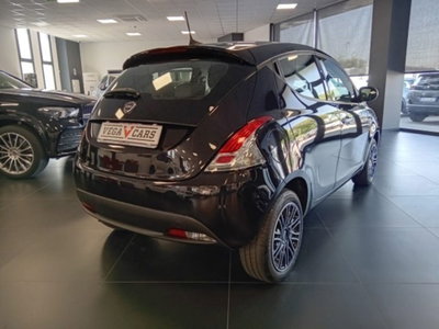 Lancia Ypsilon 1.0 FireFly 5 porte S&S Hybrid Maryne (8)