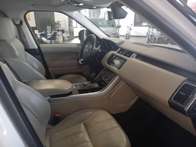 Land Rover Range Rover Sport 3.0 TDV6 HSE (16)