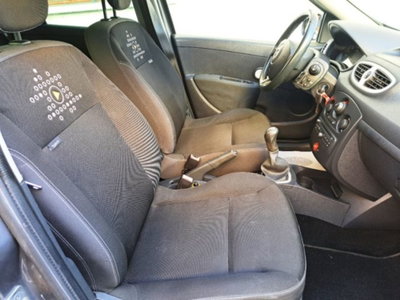 Renault Clio 1.2 16V 5 porte (10)