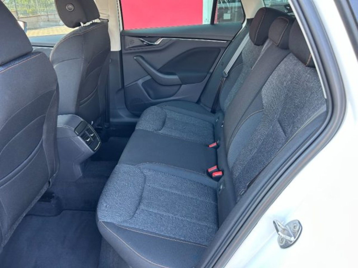 Skoda Scala 1.0 G-Tec Style (6)