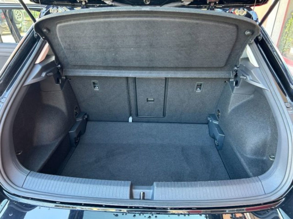 Volkswagen T-Roc 1.0 TSI Life (7)