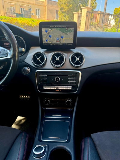 Mercedes-Benz GLA SUV 200 d Automatic Premium (15)