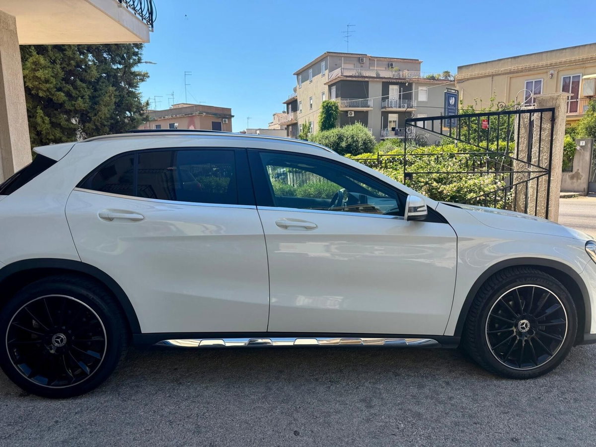 Mercedes-Benz GLA SUV 200 d Automatic Premium (18)