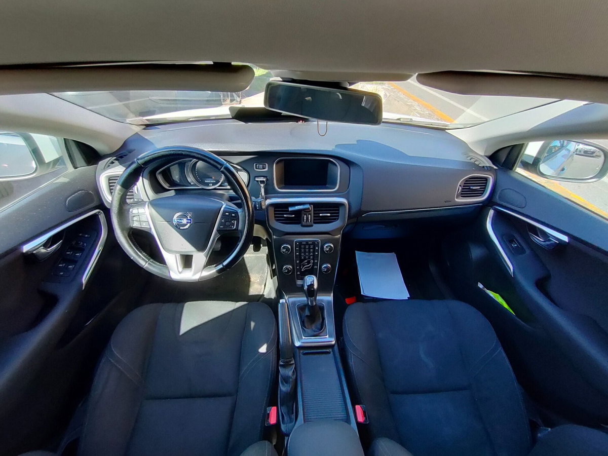 Volvo V40 D2 1.6 Business Edition (11)