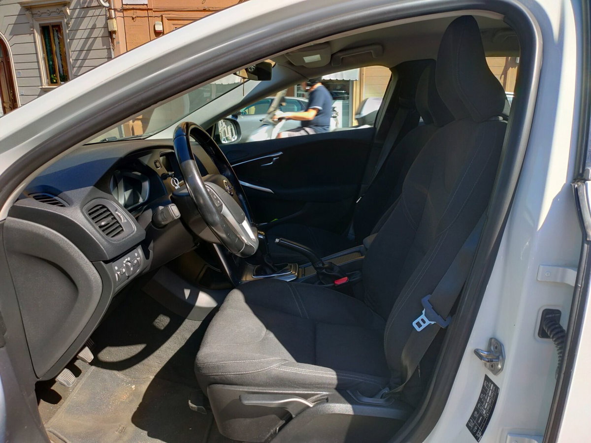 Volvo V40 D2 1.6 Business Edition (14)