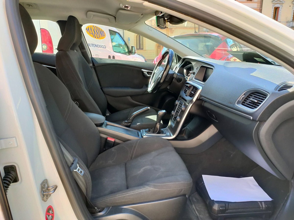Volvo V40 D2 1.6 Business Edition (17)
