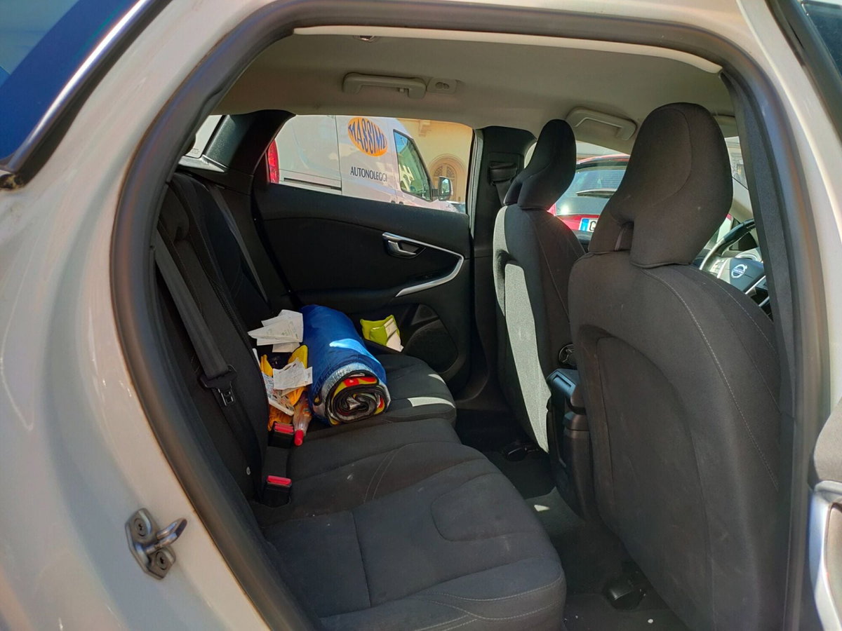 Volvo V40 D2 1.6 Business Edition (18)