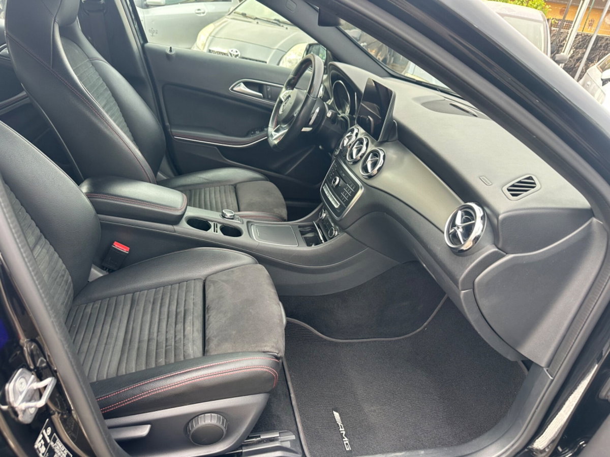 Mercedes-Benz GLA SUV 200 d Automatic Premium (10)