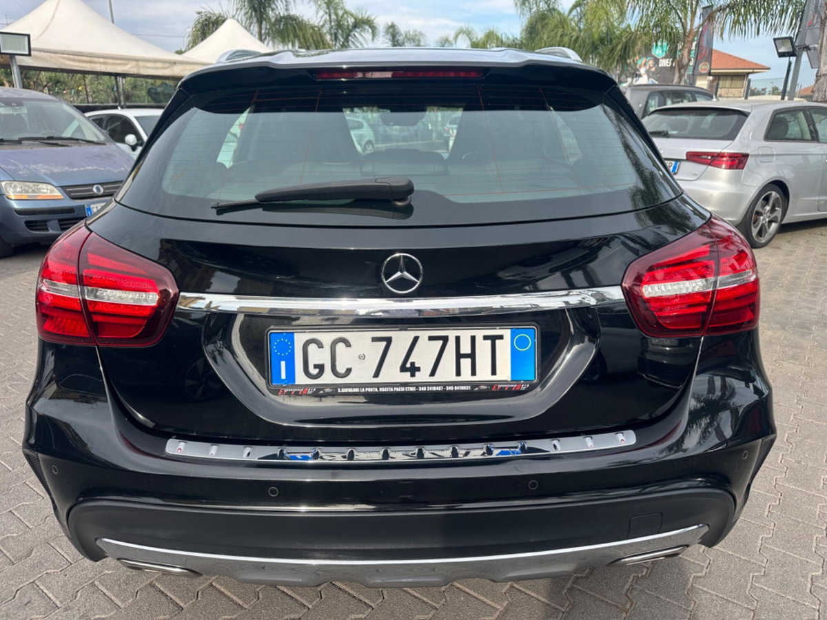 Mercedes-Benz GLA SUV 200 d Automatic Premium (4)