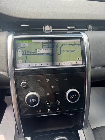 Land Rover Discovery Sport 2.0 eD4 150 CV 2WD R-Dynamic SE (17)