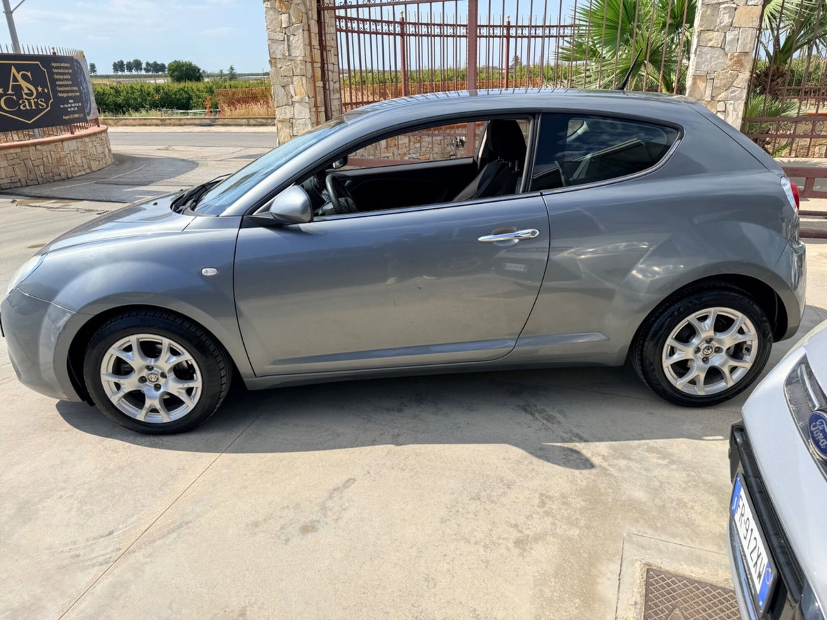Alfa Romeo MiTo 1.6 JTDm 16V Distinctive Sport Pack (8)
