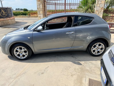 Alfa Romeo MiTo 1.6 JTDm 16V Distinctive Sport Pack (8)