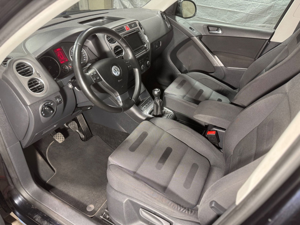Volkswagen Tiguan 2.0 16V TDI DPF Track & Field (28°) (10)