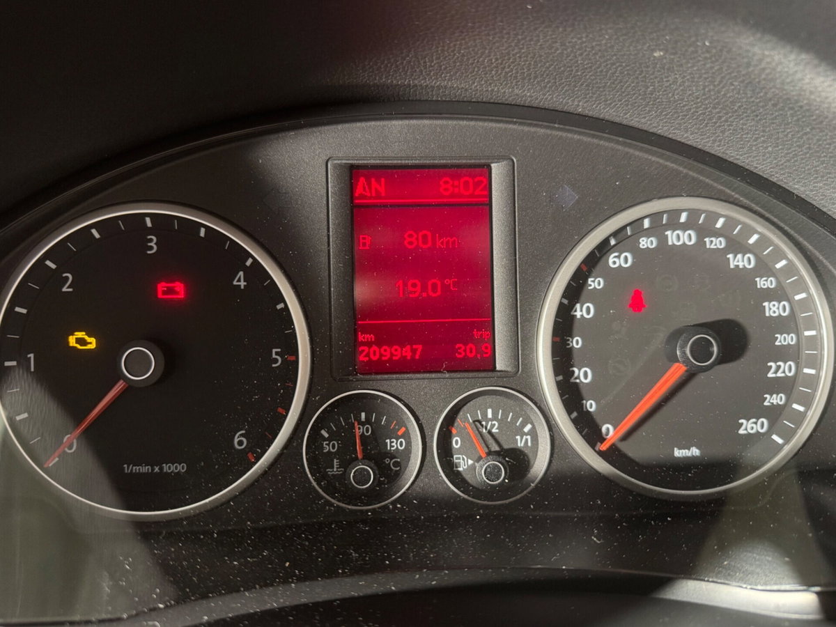 Volkswagen Tiguan 2.0 16V TDI DPF Track & Field (28°) (18)