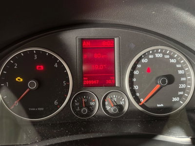 Volkswagen Tiguan 2.0 16V TDI DPF Track & Field (28°) (18)