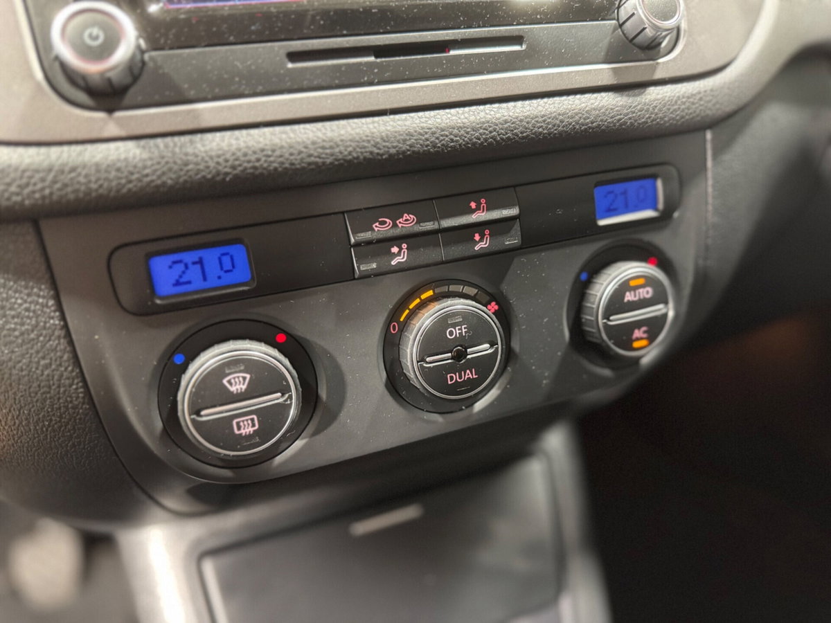 Volkswagen Tiguan 2.0 16V TDI DPF Track & Field (28°) (19)