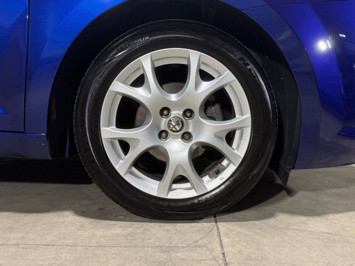 Alfa Romeo MiTo 1.4 105 CV M.air S&S Distinctive Sport Pack (9)