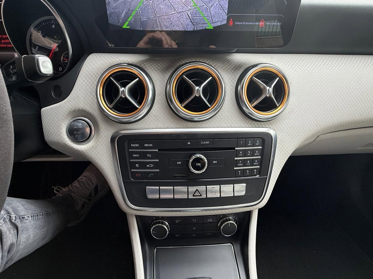 Mercedes-Benz Classe A 200 d Automatic 4Matic Executive (13)