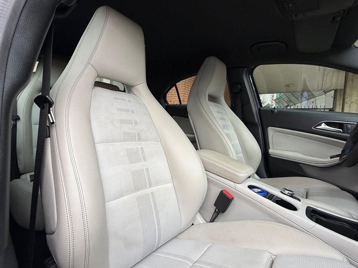 Mercedes-Benz Classe A 200 d Automatic 4Matic Executive (17)