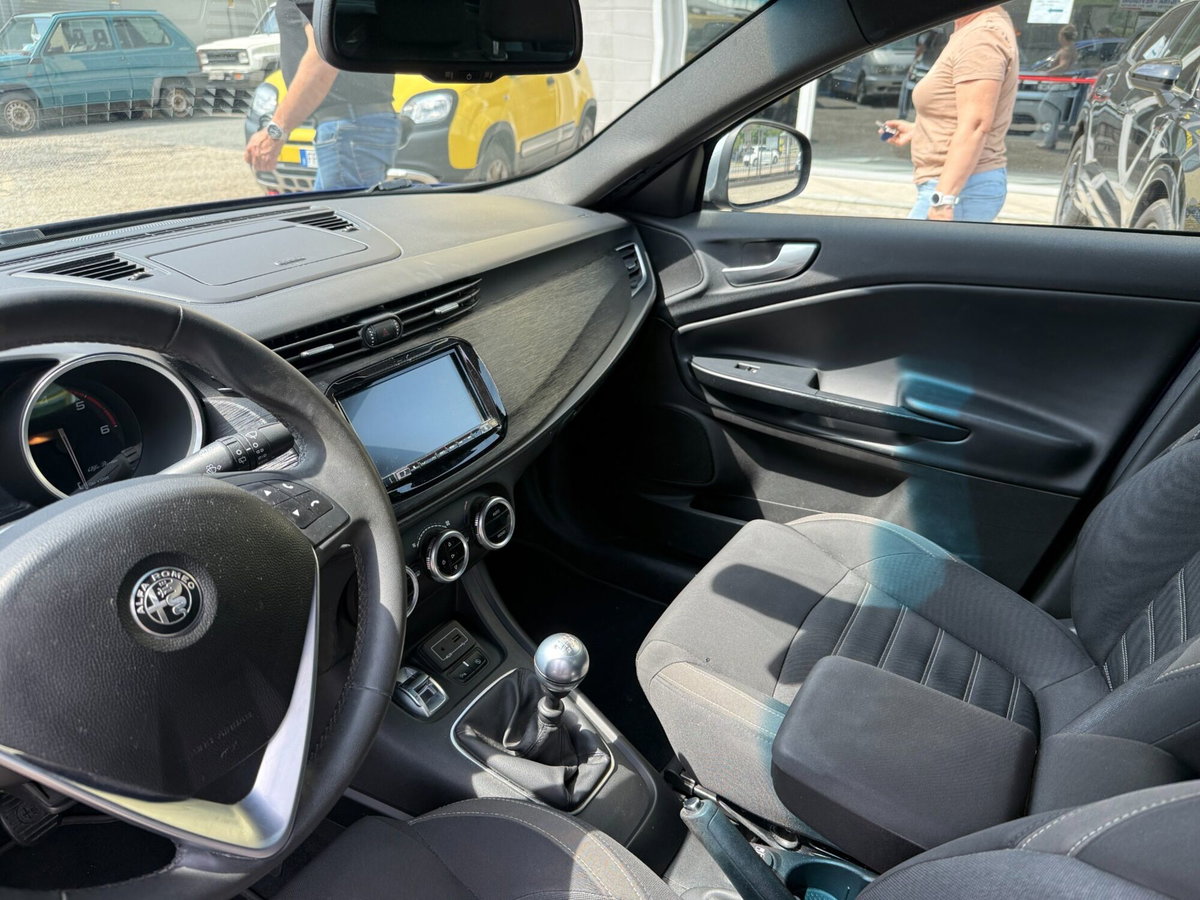 Alfa Romeo Giulietta 1.6 JTDm Ti 120cv (14)