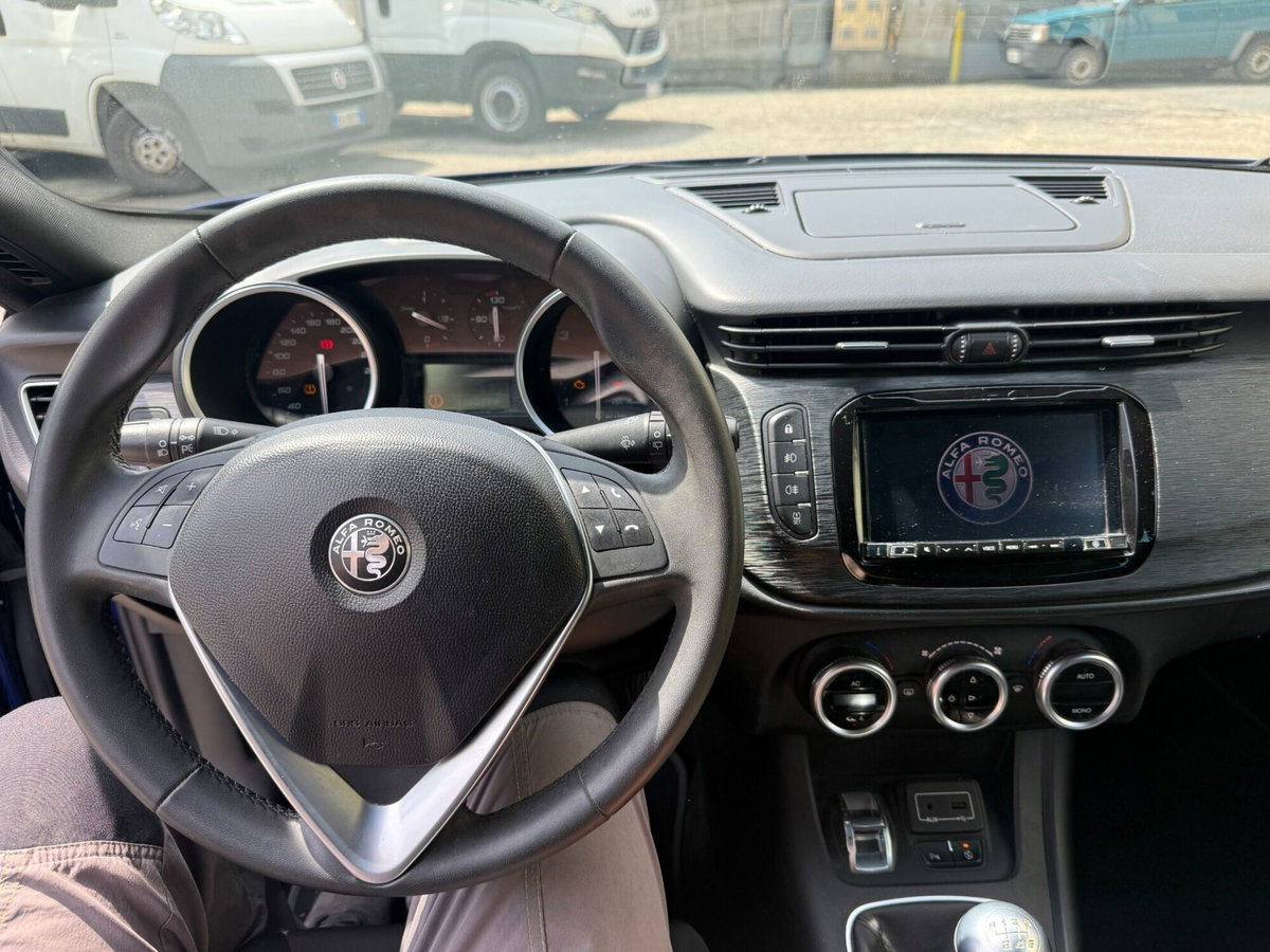 Alfa Romeo Giulietta 1.6 JTDm Ti 120cv (17)