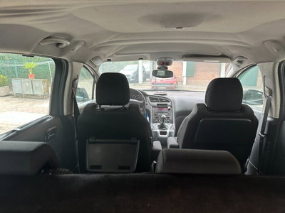 Peugeot 5008 1.6 HDi 110CV Premium (10)