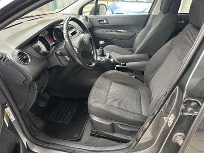 Peugeot 5008 1.6 HDi 110CV Premium (13)