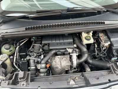 Peugeot 5008 1.6 HDi 110CV Premium (16)