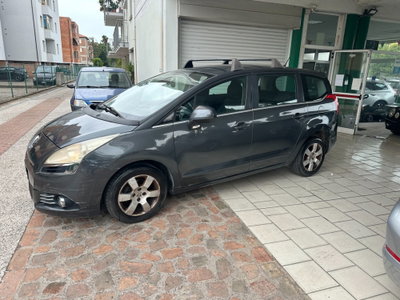 Peugeot 5008 1.6 HDi 110CV Premium (17)