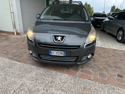 Peugeot 5008 1.6 HDi 110CV Premium (2)