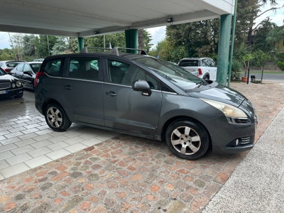 Peugeot 5008 1.6 HDi 110CV Premium (4)