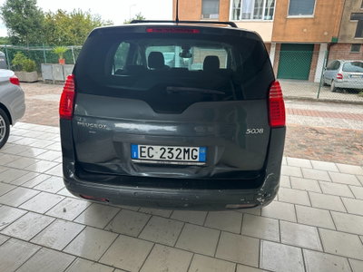 Peugeot 5008 1.6 HDi 110CV Premium (8)