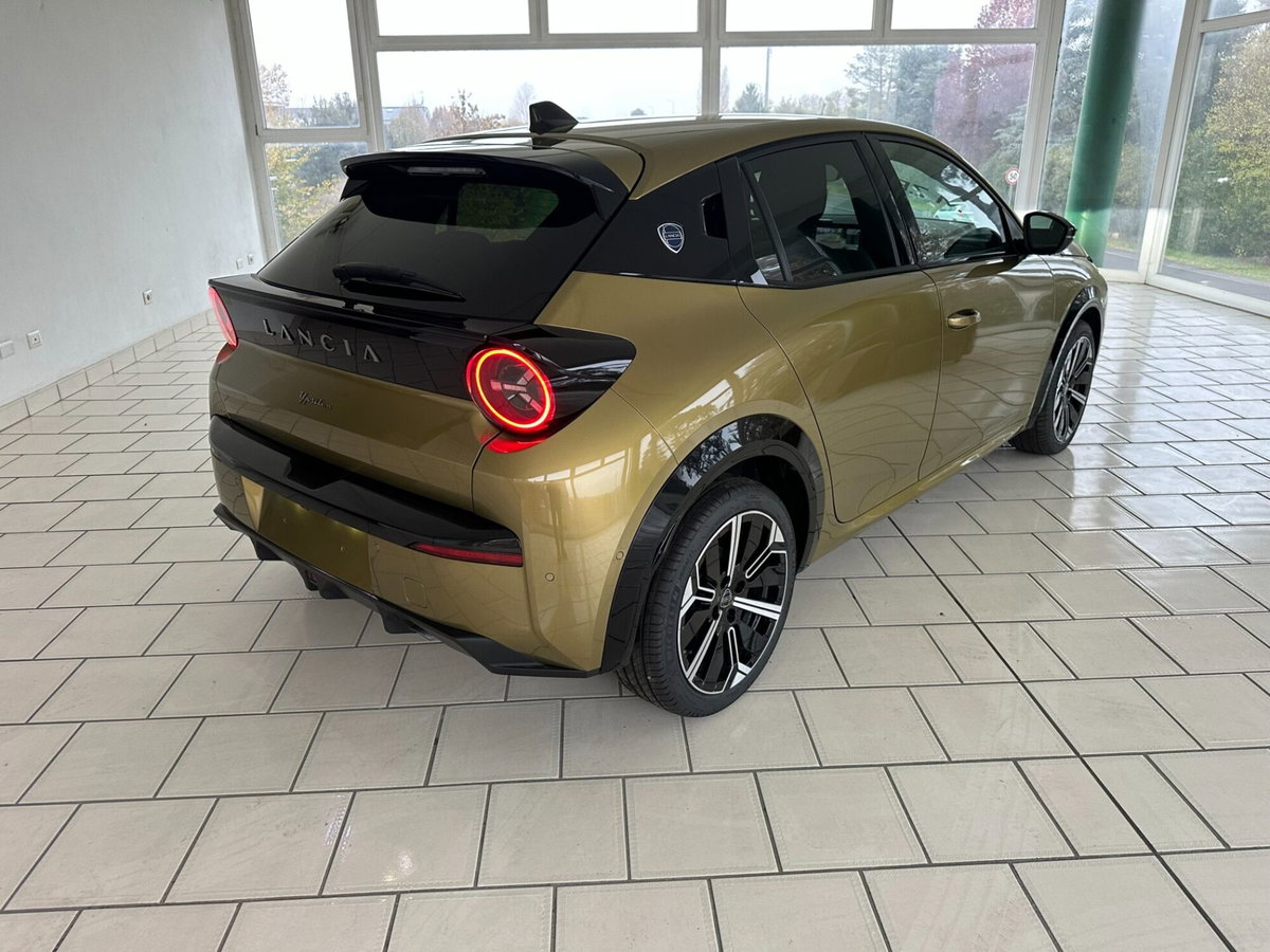 Lancia Ypsilon 1.2 mhev Edizione Limitata Cassina e-dct (10)