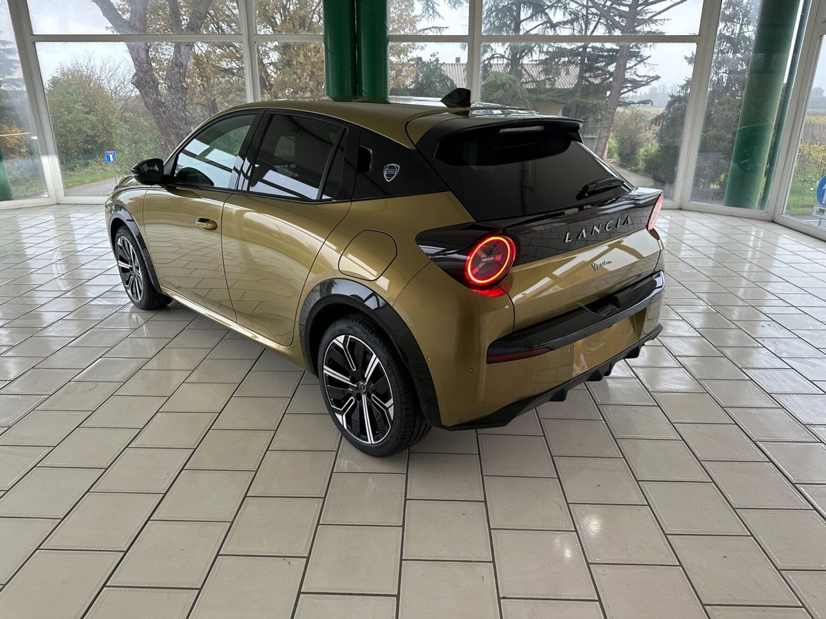 Lancia Ypsilon 1.2 mhev Edizione Limitata Cassina e-dct (15)