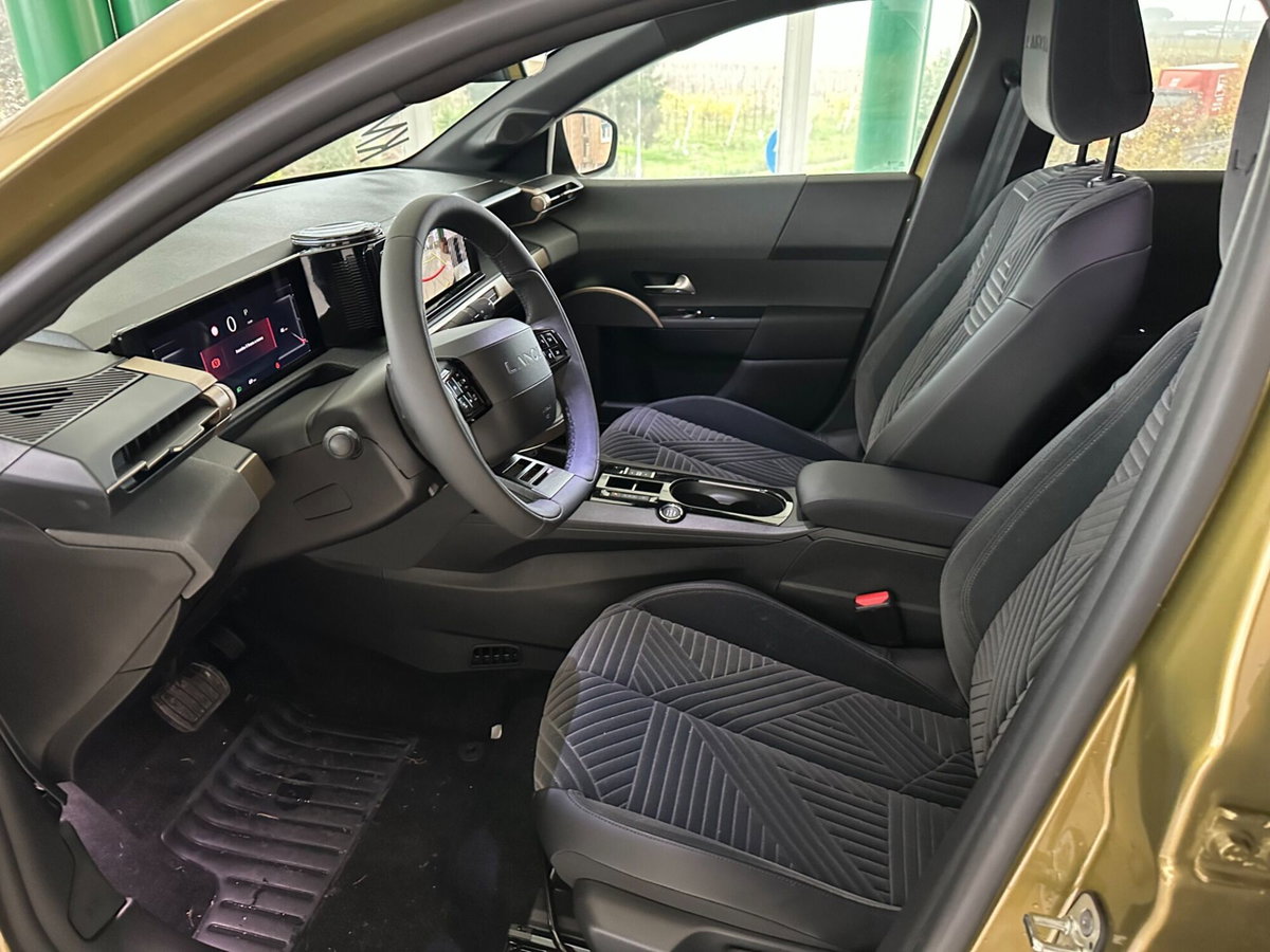Lancia Ypsilon 1.2 mhev Edizione Limitata Cassina e-dct (18)