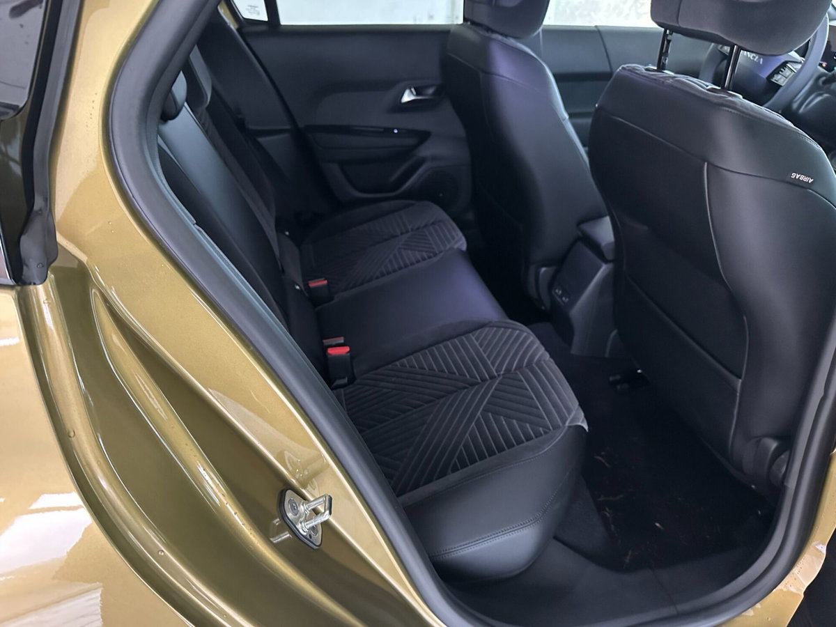Lancia Ypsilon 1.2 mhev Edizione Limitata Cassina e-dct (8)