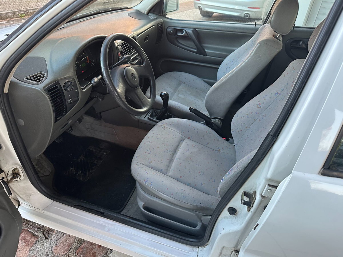 Volkswagen Polo 1000i cat CL (14)