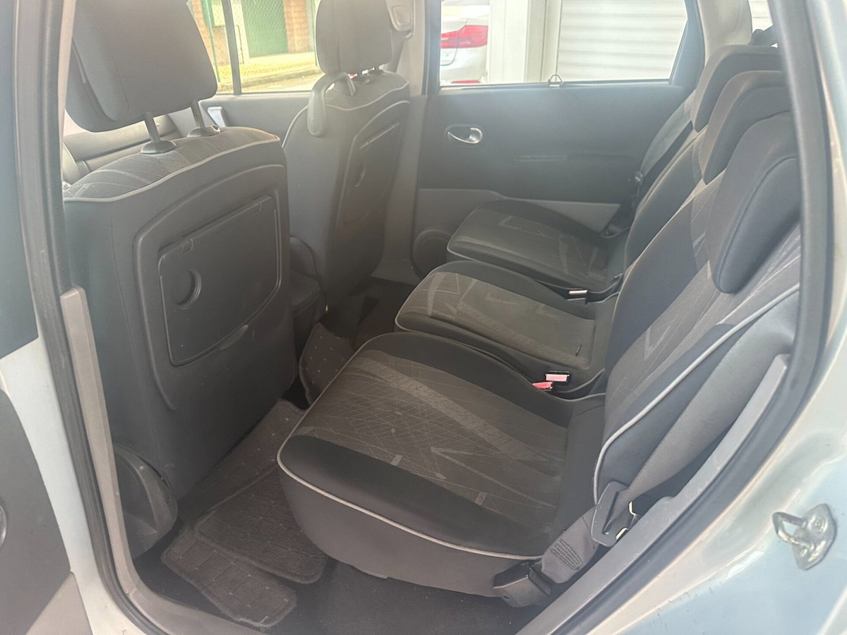Renault Scenic E-Tech Electric 1.5 dCi/100CV Confort Dynamique (12)