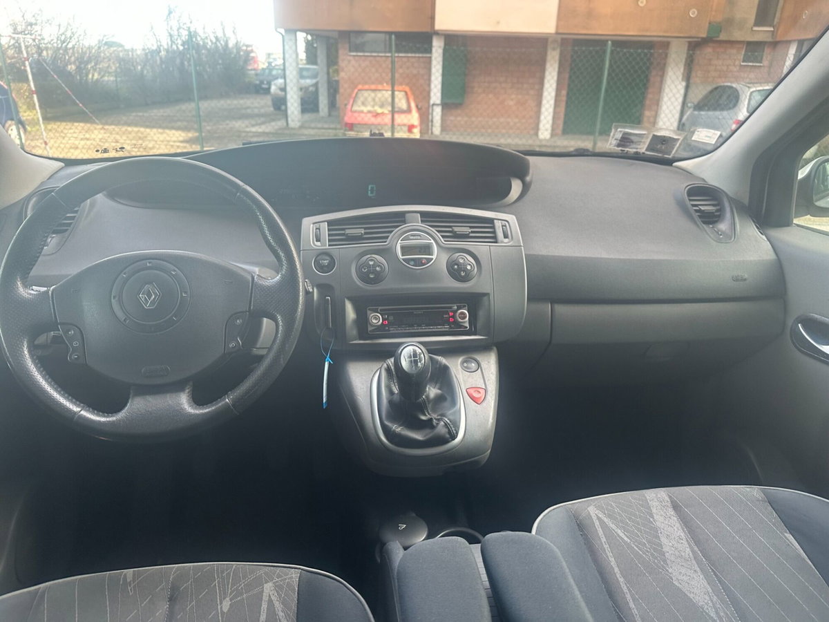 Renault Scenic E-Tech Electric 1.5 dCi/100CV Confort Dynamique (13)