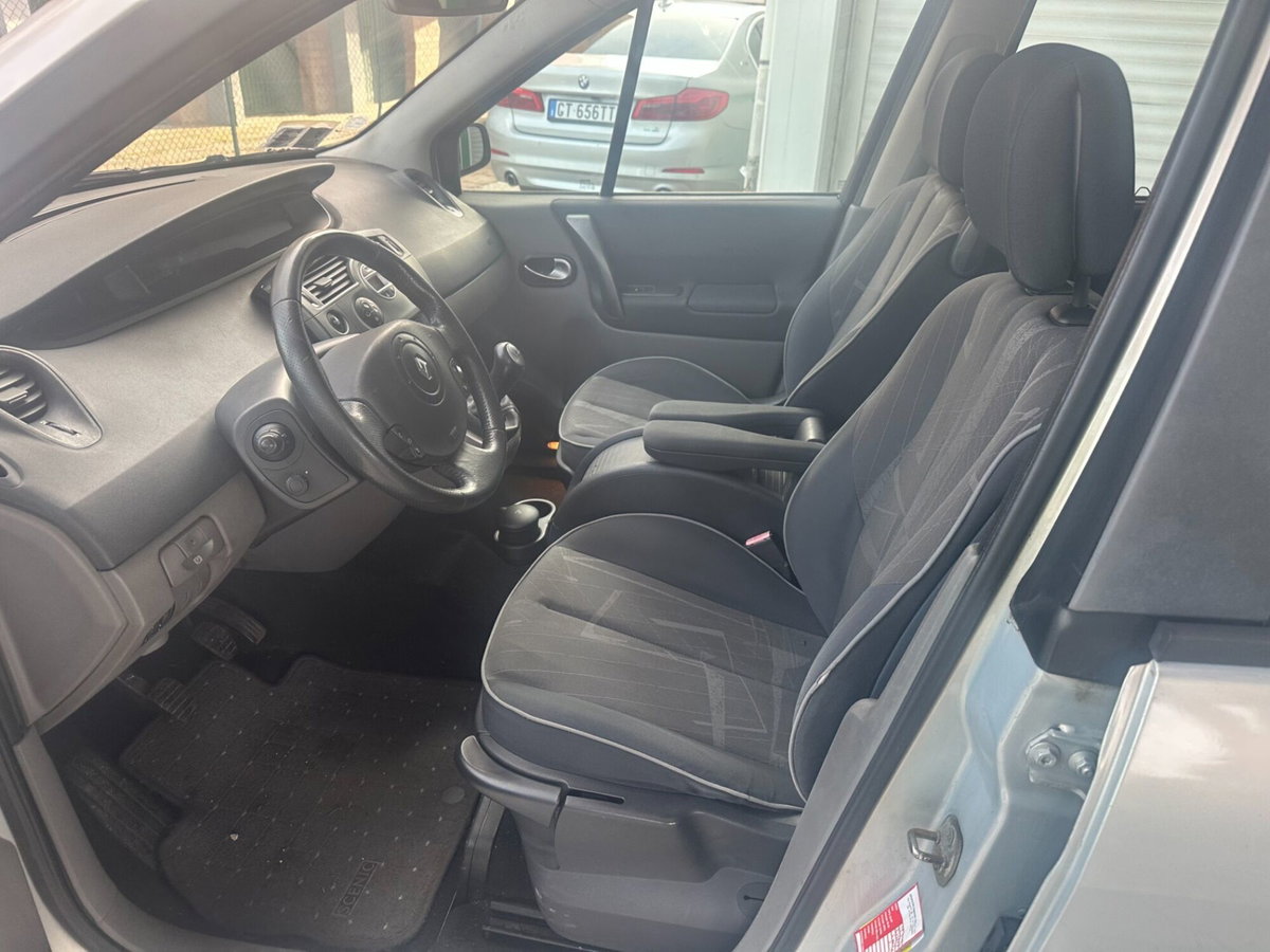 Renault Scenic E-Tech Electric 1.5 dCi/100CV Confort Dynamique (14)