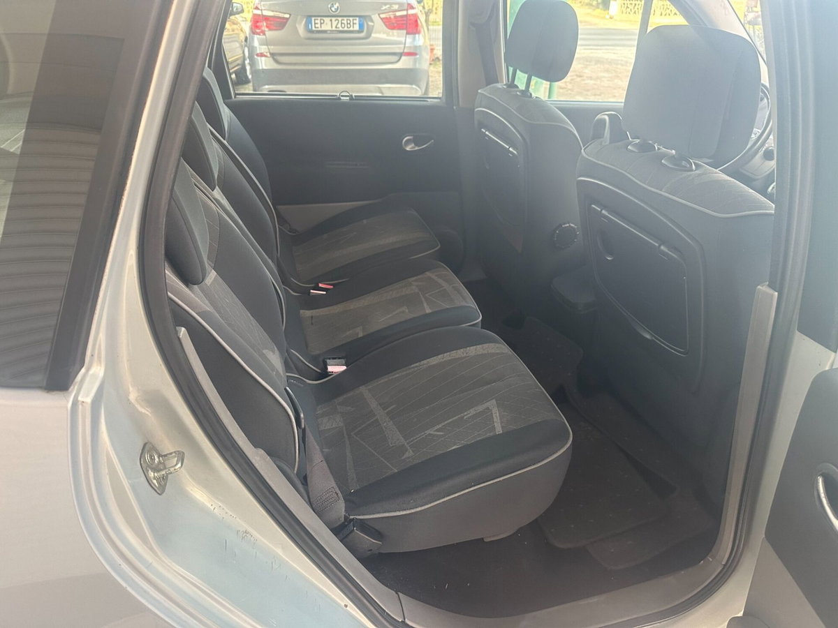 Renault Scenic E-Tech Electric 1.5 dCi/100CV Confort Dynamique (6)