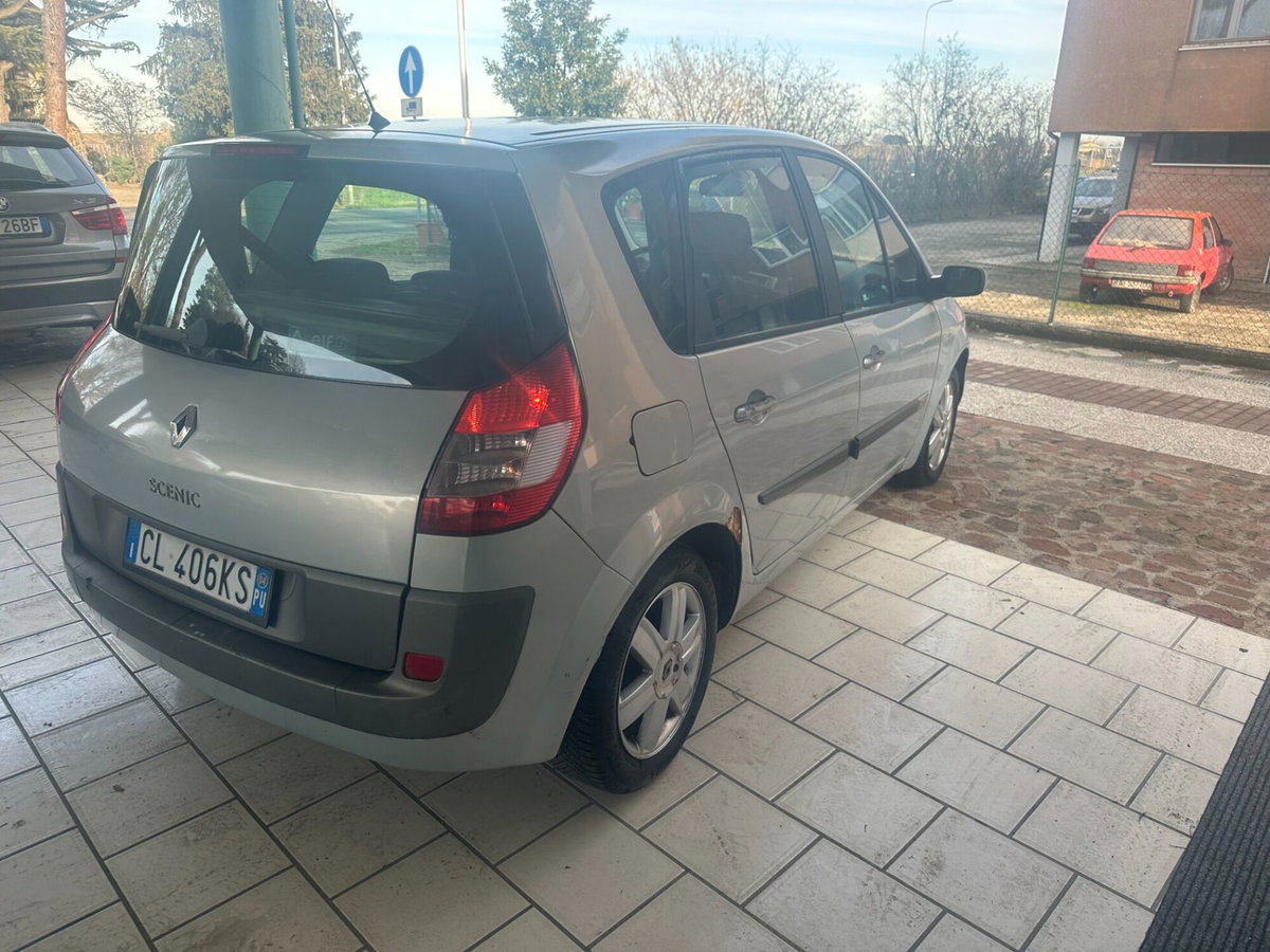 Renault Scenic E-Tech Electric 1.5 dCi/100CV Confort Dynamique (7)