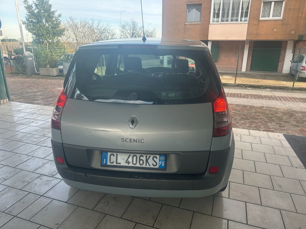 Renault Scenic E-Tech Electric 1.5 dCi/100CV Confort Dynamique (8)