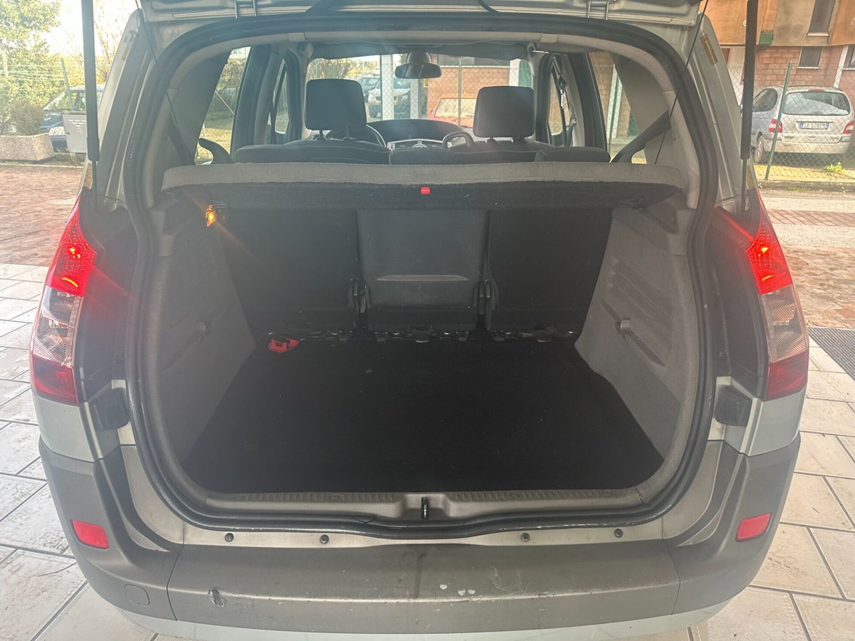 Renault Scenic E-Tech Electric 1.5 dCi/100CV Confort Dynamique (9)