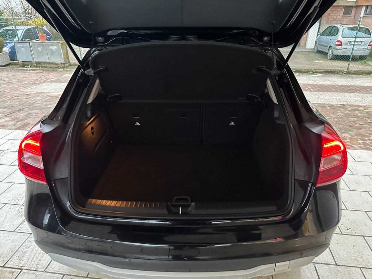 Mercedes-Benz GLA SUV 180 d Automatic Business (10)